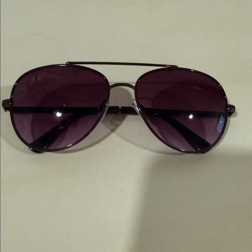 Oscar de la Renta Dark Aviator Sunglasses